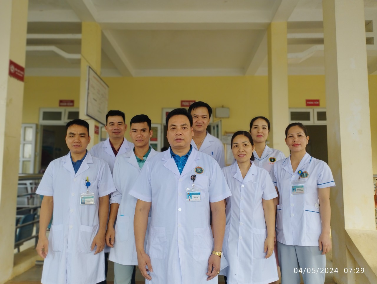 TRUNG TÂM Y TẾ HUYỆN TÂN LẠC KHÁM SỨC KHỎE CHO NGƯỜI CAO TUỔI