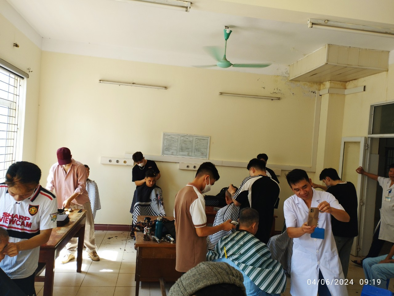 CHƯƠNG TRÌNH CẮT TÓC MIỄN PHÍ CHO BỆNH NHÂN