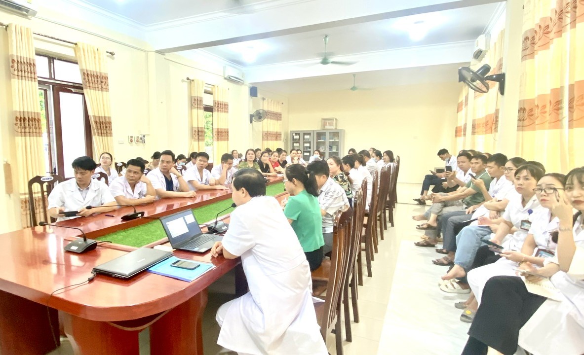 TTYT TÂN LẠC TẬP HUẤN VỀ XỨ TRÍ PHẢN VỆ VÀ CẤP CỨU NGỪNG TUẦN HOÀN