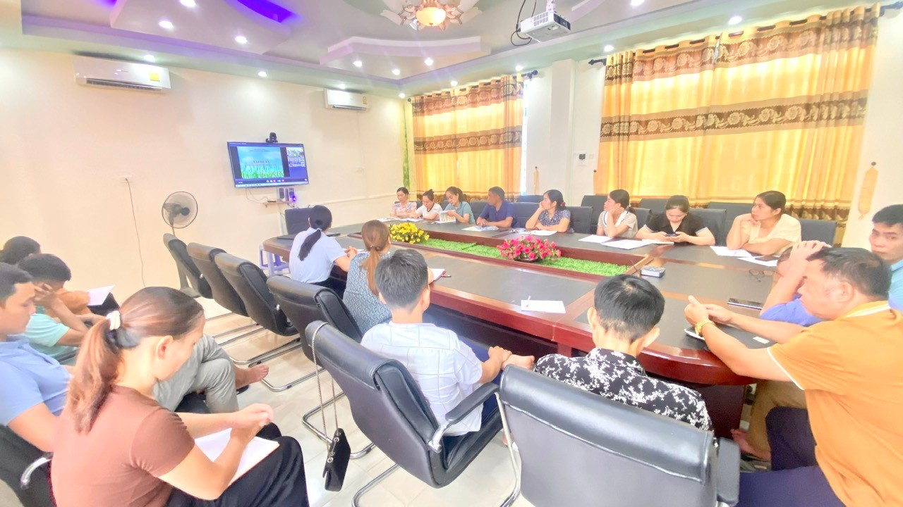 Huyện Tân Lạc tổ chức tập huấn trực tuyến về Y tế trường học và phòng, chống tai nạn thương tích