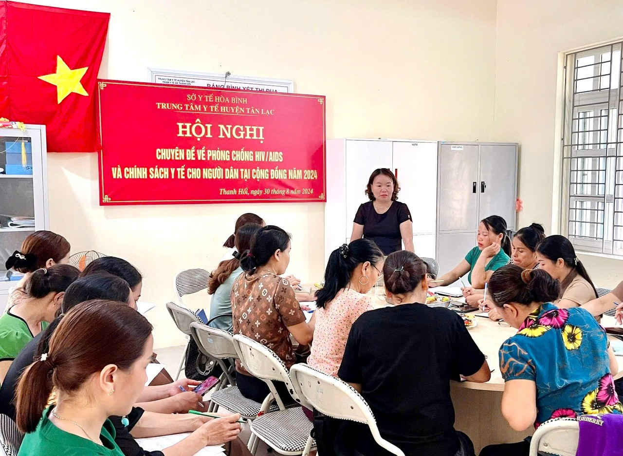 Hội nghị Chuyên đề về Phòng chống HIV/AIDS và Chính sách Y tế tại Tân Lạc - Hòa Bình