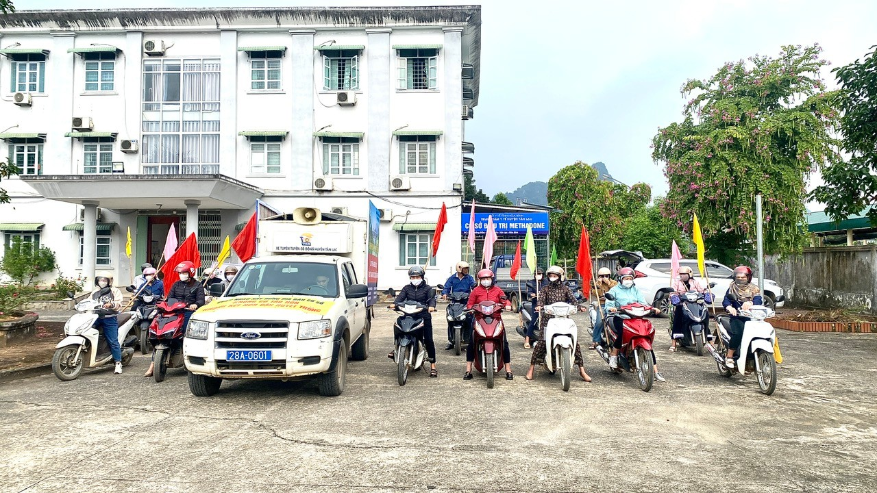 DIỄU HÀNH CỔ ĐỘNG TRUYỀN THÔNG HƯỞNG ỨNG THÁNG HÀNH ĐỘNG QUỐC GIA VỀ DÂN SỐ VÀ NGÀY DÂN SỐ VIỆT NAM 26/12/2024