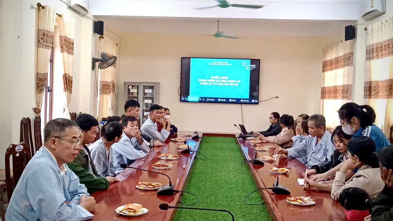 TRUNG TÂM Y TẾ KHU VỰC TÂN LẠC TĂNG CƯỜNG TUYÊN TRUYỀN PHÒNG CHỐNG TÁC HẠI CỦA RƯỢU, BIA